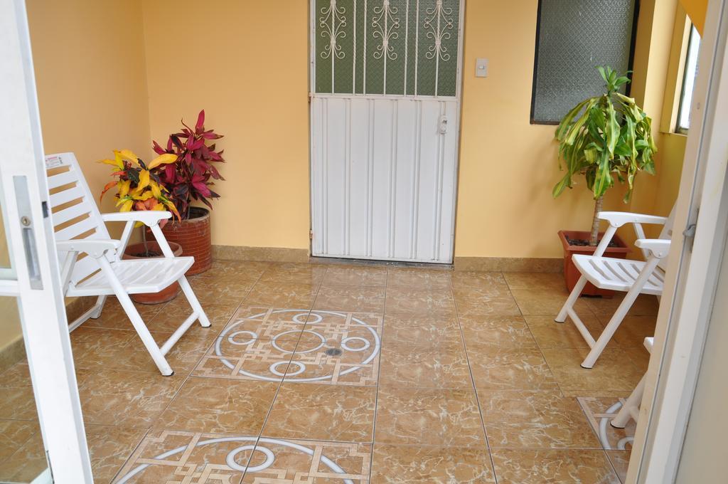 Hostal Amazonia y sol Baños Exterior foto